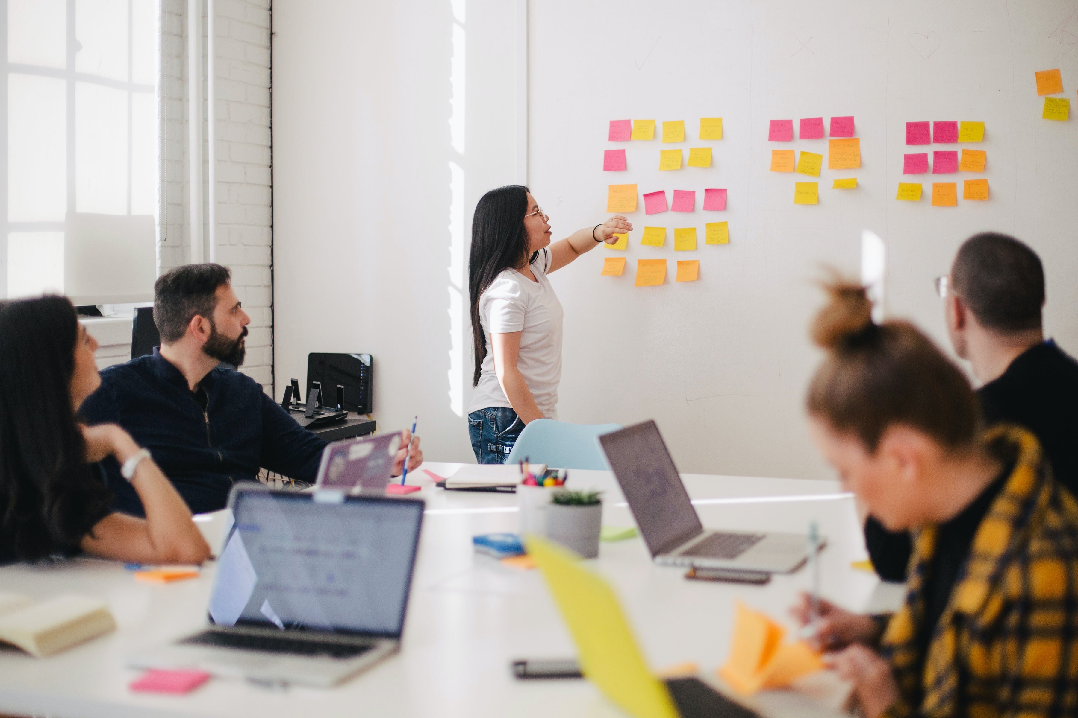 4 Ways Business Book Clubs Can Boost Team Collaboration and Performance