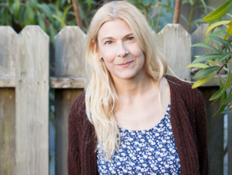"Q&A With Lisa Rogak"